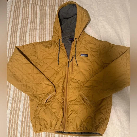 Men’s Patagonia Medium - Diamond Quilted Bomber Jacket - Picture 2 of 10